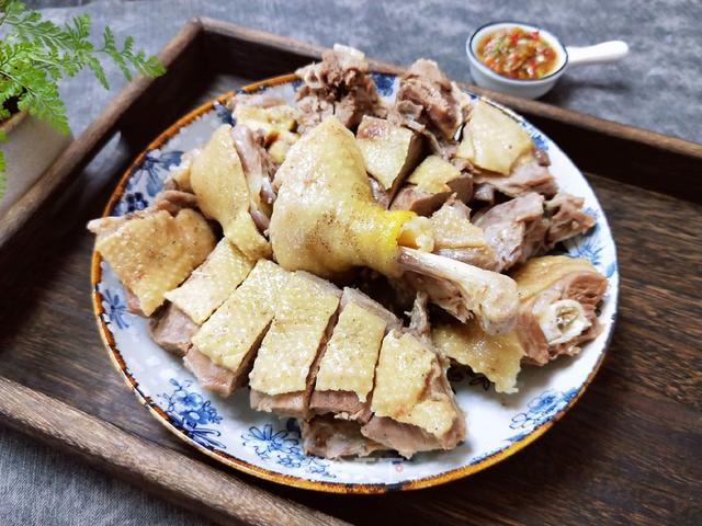 
秋季盐水鸭 正适合怕贴秋膘的人哦！_英亚官方网站(图2)