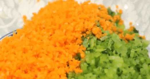 英亚官方网站_半碗玉米粉加1碗面粉 你能想到的最起码是不烤不烙 比面包好吃(图1)