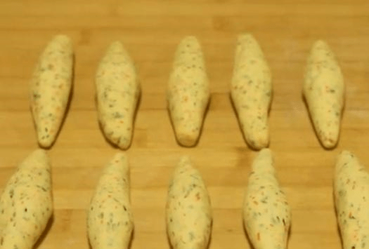 英亚官方网站_半碗玉米粉加1碗面粉 你能想到的最起码是不烤不烙 比面包好吃(图5)