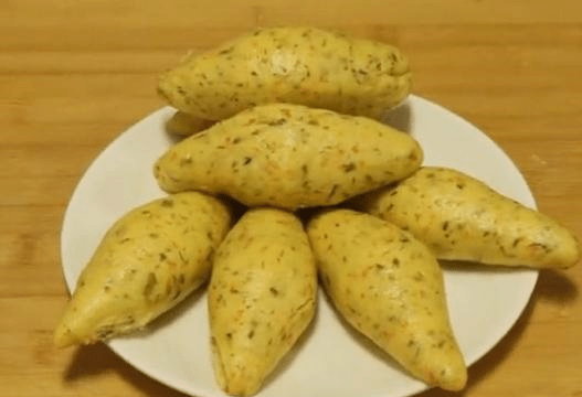 英亚官方网站_半碗玉米粉加1碗面粉 你能想到的最起码是不烤不烙 比面包好吃(图10)